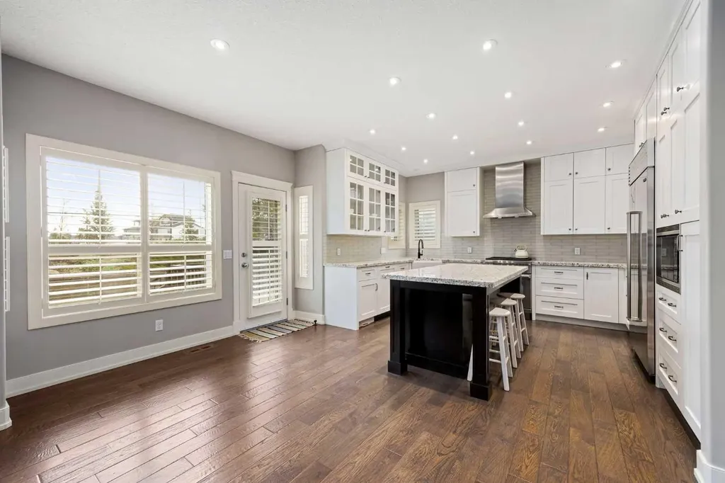 22 Strathridge Court SW Calgary AB T3H 4M2