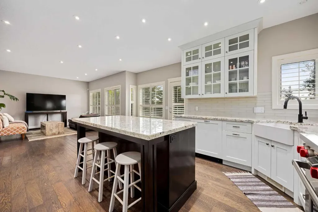 22 Strathridge Court SW Calgary AB T3H 4M2
