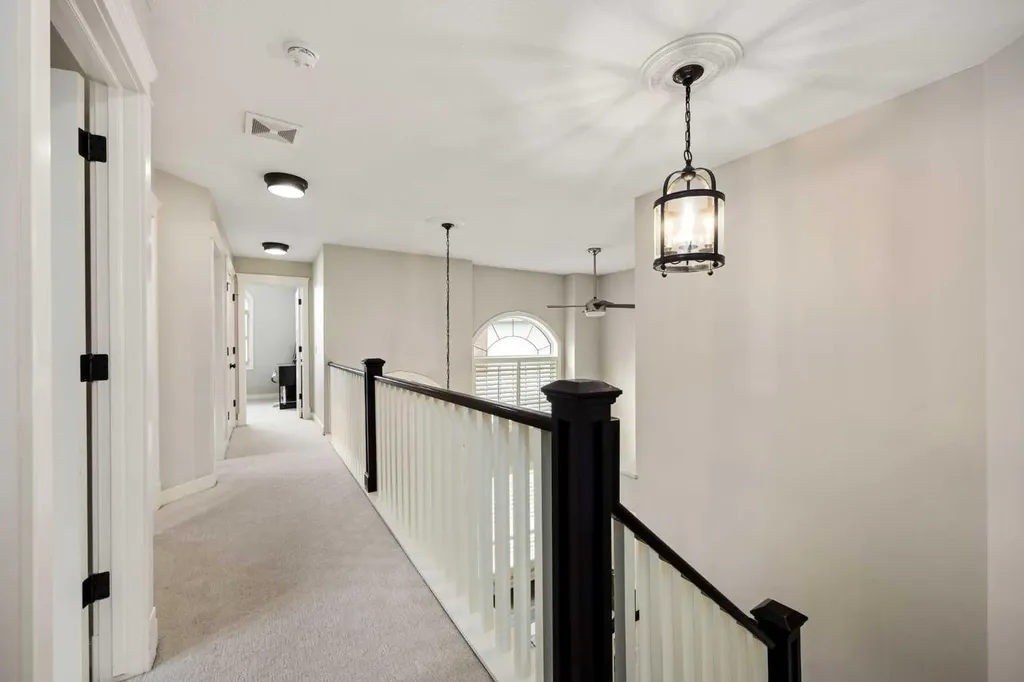 22 Strathridge Court SW Calgary AB T3H 4M2