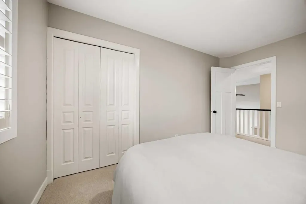 22 Strathridge Court SW Calgary AB T3H 4M2