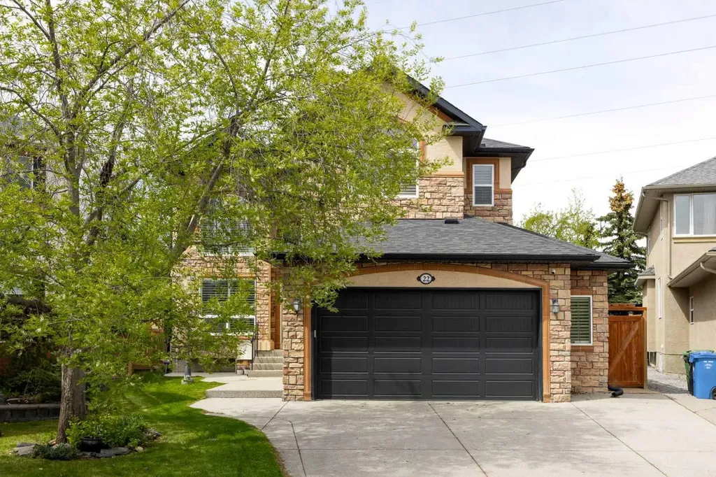 22 Strathridge Court SW Calgary AB T3H 4M2