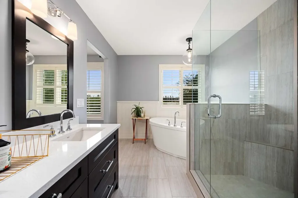 22 Strathridge Court SW Calgary AB T3H 4M2