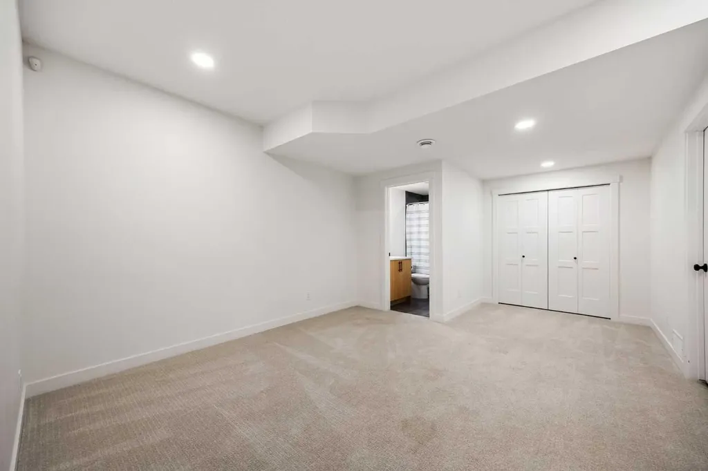 22 Strathridge Court SW Calgary AB T3H 4M2
