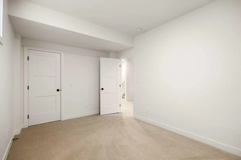22 Strathridge Court SW Calgary AB T3H 4M2