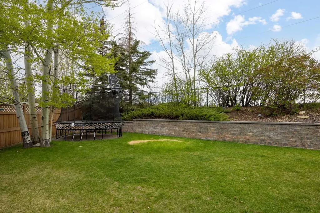 22 Strathridge Court SW Calgary AB T3H 4M2