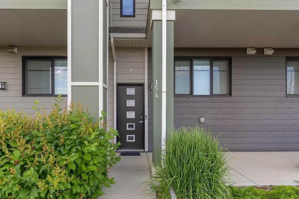 154 Seton Passage SE Calgary AB T3M3A6
