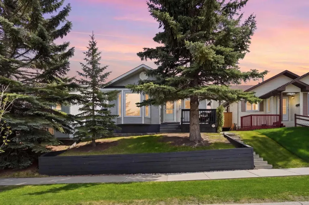 672 Macewan Drive NW Calgary AB T3K 3J5