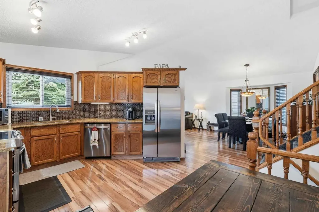 672 Macewan Drive NW Calgary AB T3K 3J5
