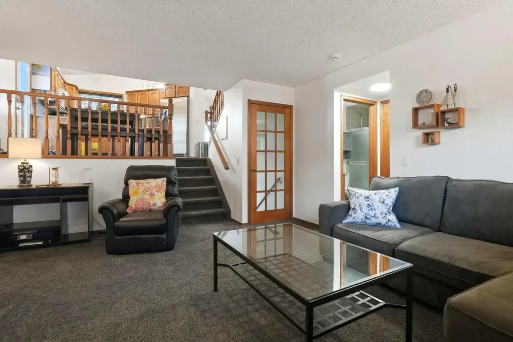672 Macewan Drive NW Calgary AB T3K 3J5