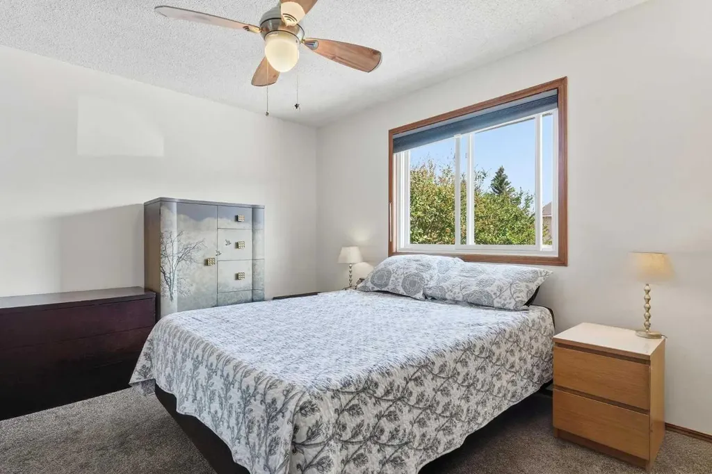 672 Macewan Drive NW Calgary AB T3K 3J5
