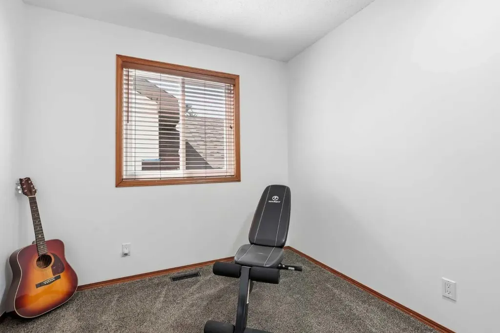 672 Macewan Drive NW Calgary AB T3K 3J5