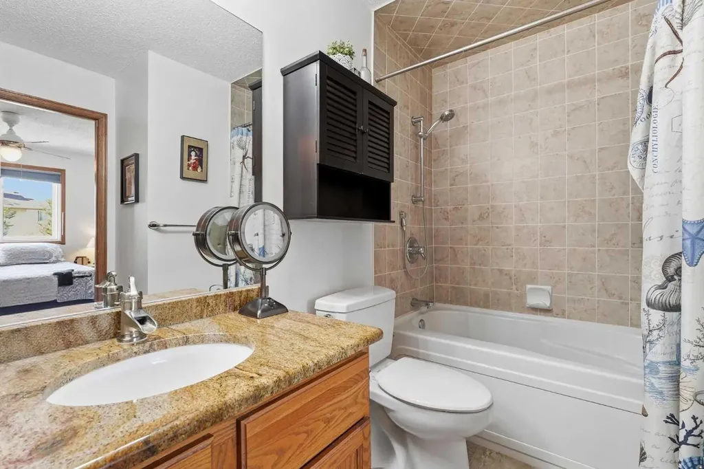 672 Macewan Drive NW Calgary AB T3K 3J5
