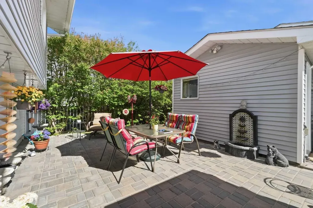 672 Macewan Drive NW Calgary AB T3K 3J5