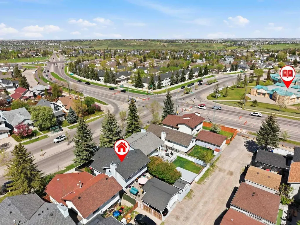 672 Macewan Drive NW Calgary AB T3K 3J5