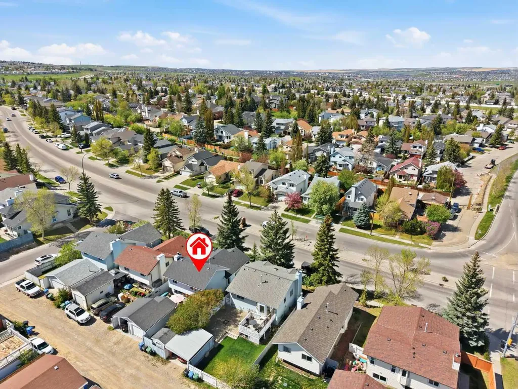 672 Macewan Drive NW Calgary AB T3K 3J5