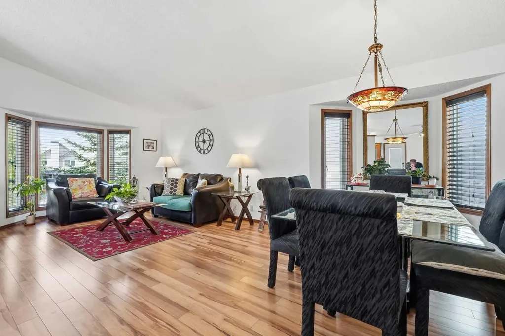 672 Macewan Drive NW Calgary AB T3K 3J5
