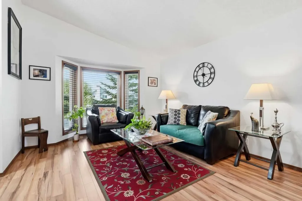 672 Macewan Drive NW Calgary AB T3K 3J5