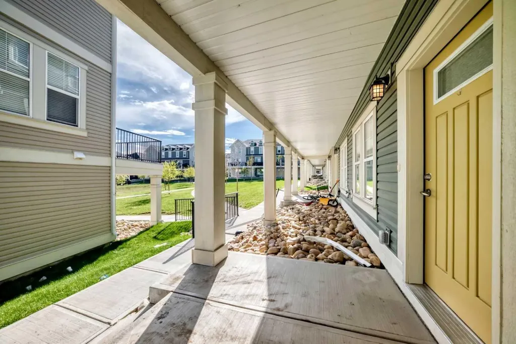 336 South Point Square SW Airdrie AB T4B 5C3