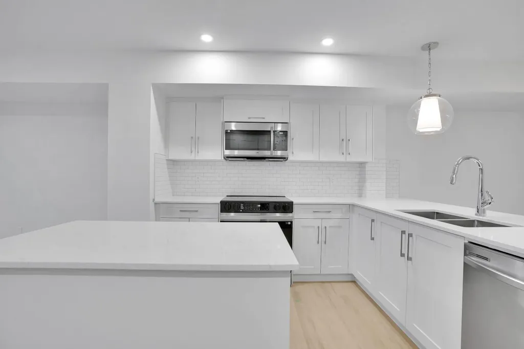 186 Belmont Street SW Calgary AB T2X 5X5