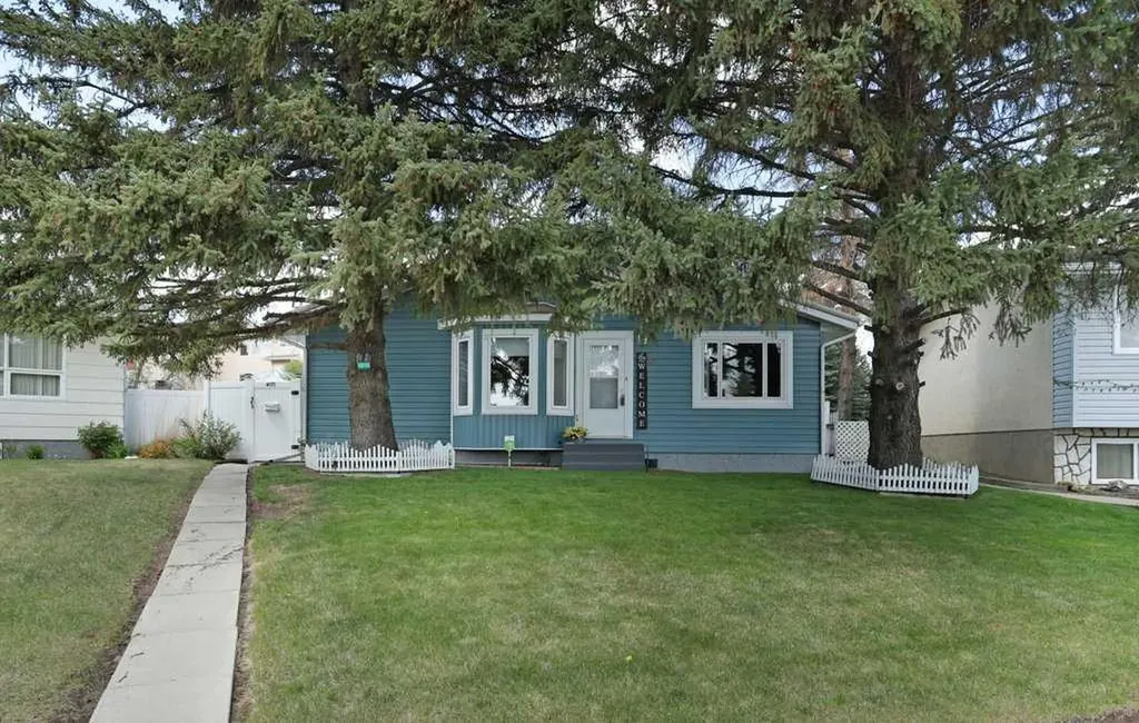 65 Eastbrook Drive Brooks AB T1R 0H8