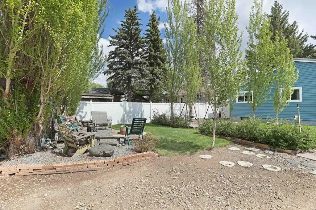 65 Eastbrook Drive Brooks AB T1R 0H8