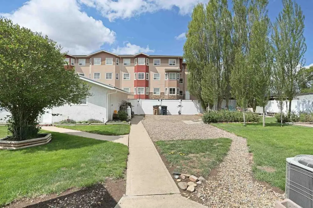 65 Eastbrook Drive Brooks AB T1R 0H8