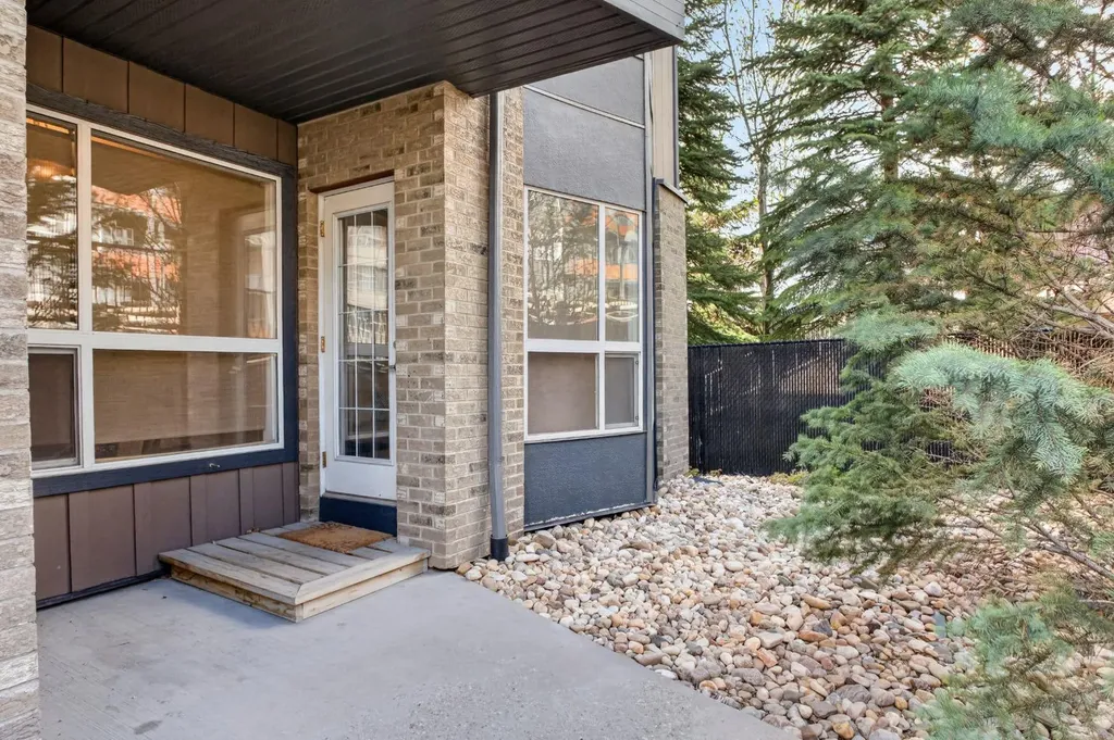 2420 34 Avenue SW Calgary AB T2T2C8