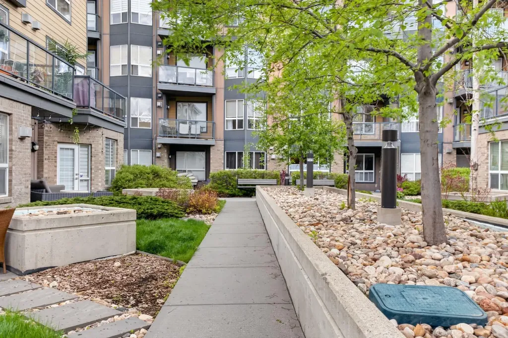 2420 34 Avenue SW Calgary AB T2T2C8