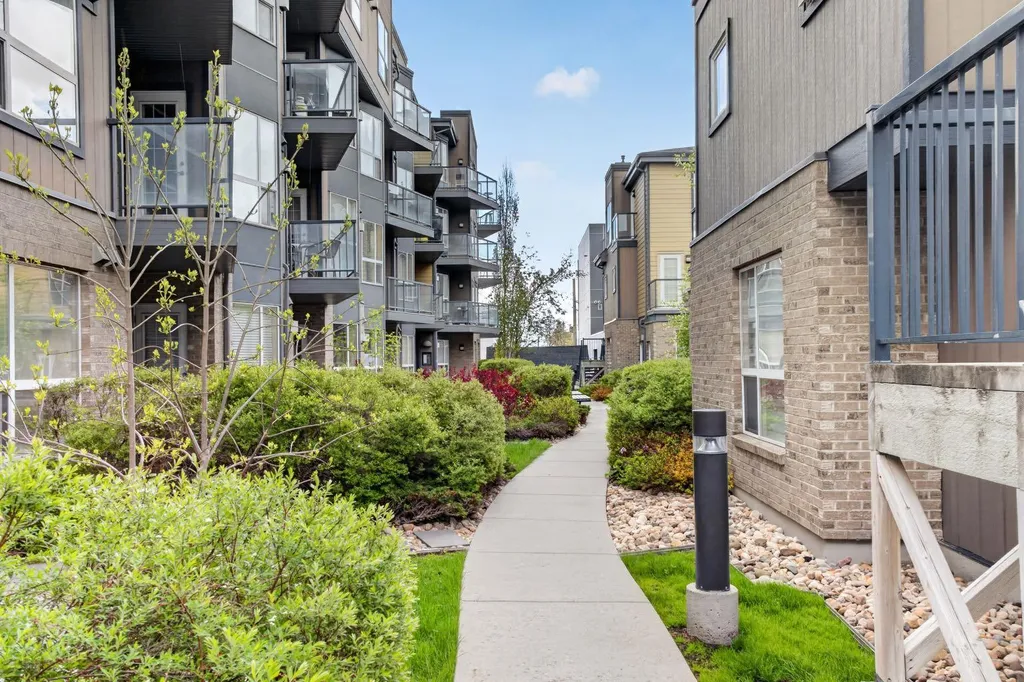 2420 34 Avenue SW Calgary AB T2T2C8