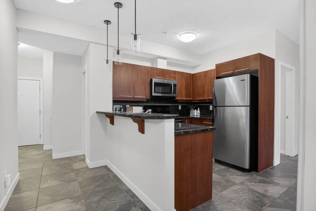 2420 34 Avenue SW Calgary AB T2T2C8