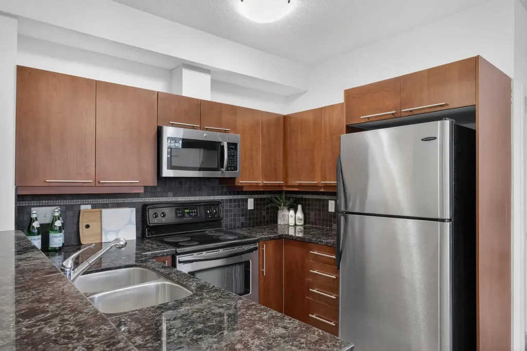 2420 34 Avenue SW Calgary AB T2T2C8