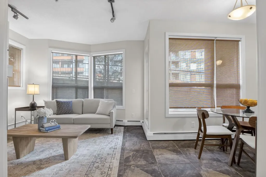 2420 34 Avenue SW Calgary AB T2T2C8