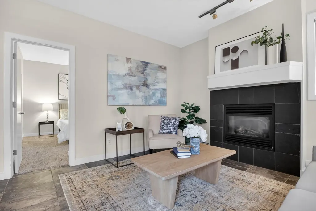 2420 34 Avenue SW Calgary AB T2T2C8