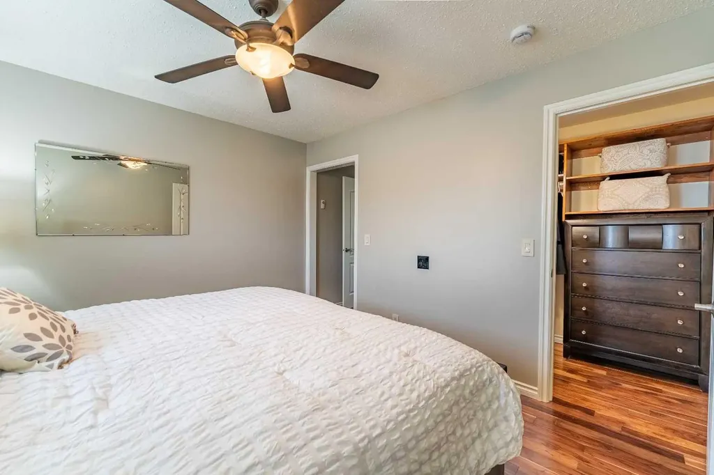 248 Templevale Road NE Calgary AB T1Y 4W3