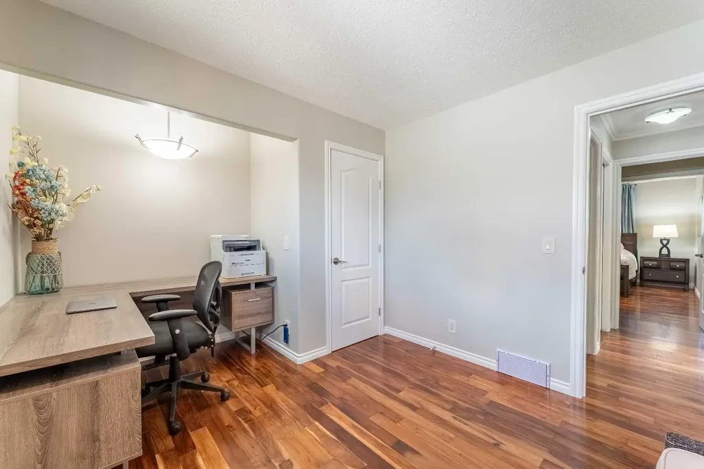 248 Templevale Road NE Calgary AB T1Y 4W3