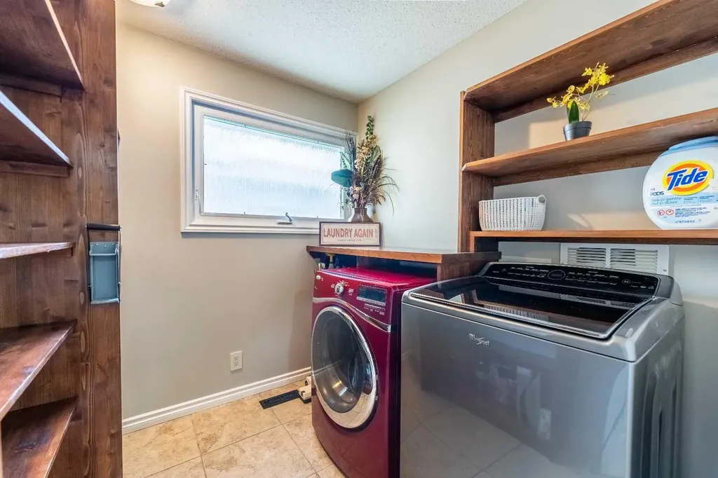 248 Templevale Road NE Calgary AB T1Y 4W3
