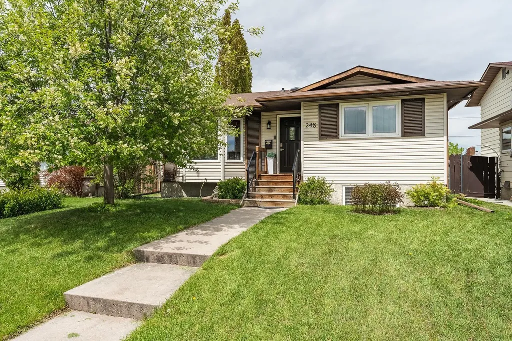 248 Templevale Road NE Calgary AB T1Y 4W3