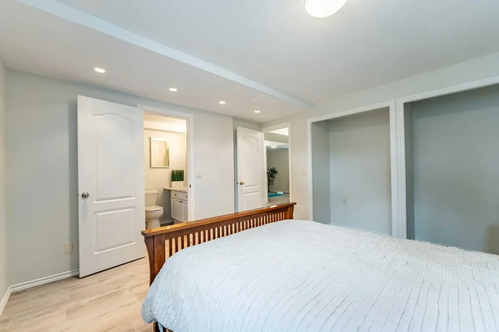 248 Templevale Road NE Calgary AB T1Y 4W3