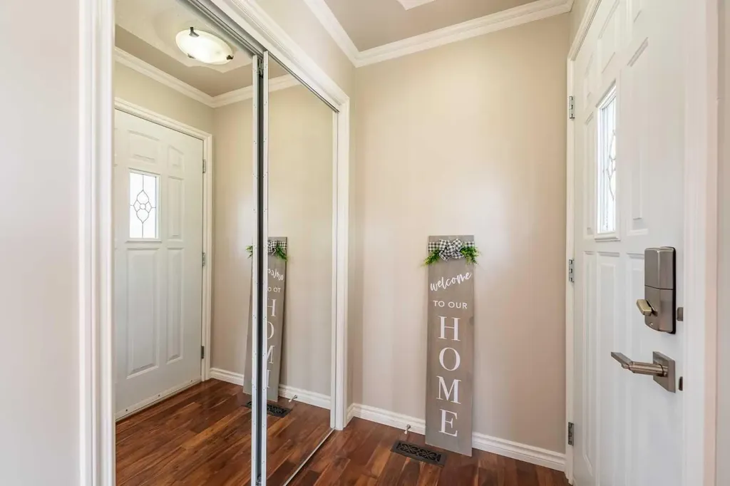 248 Templevale Road NE Calgary AB T1Y 4W3