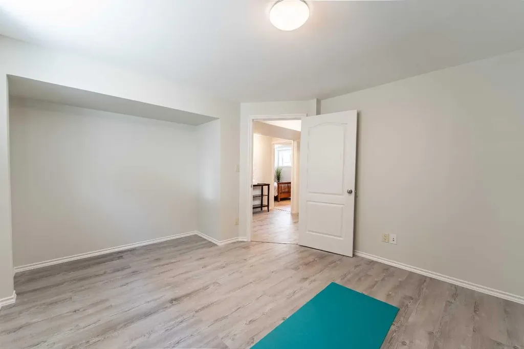 248 Templevale Road NE Calgary AB T1Y 4W3