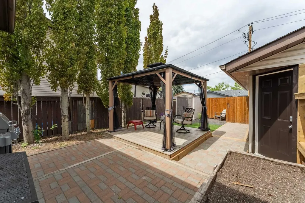248 Templevale Road NE Calgary AB T1Y 4W3