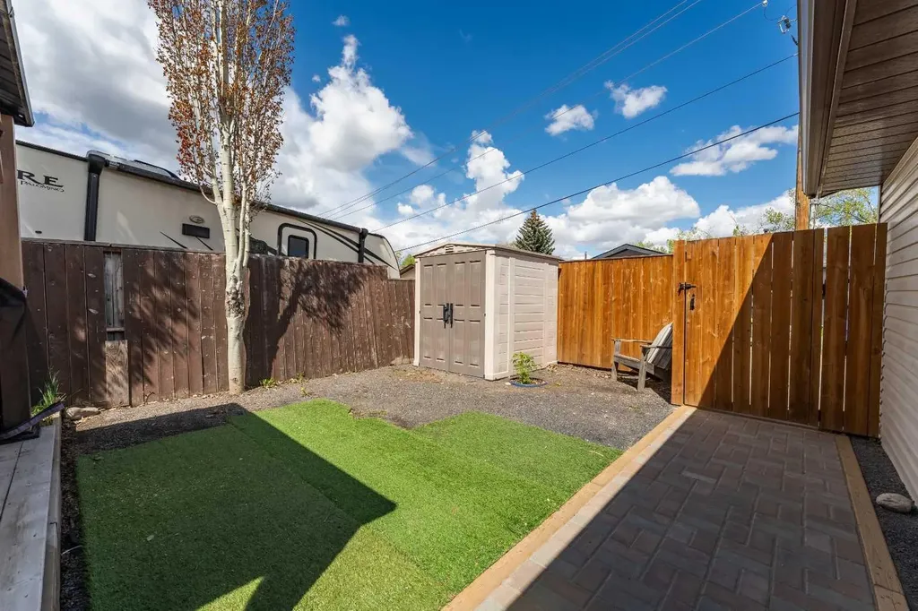 248 Templevale Road NE Calgary AB T1Y 4W3