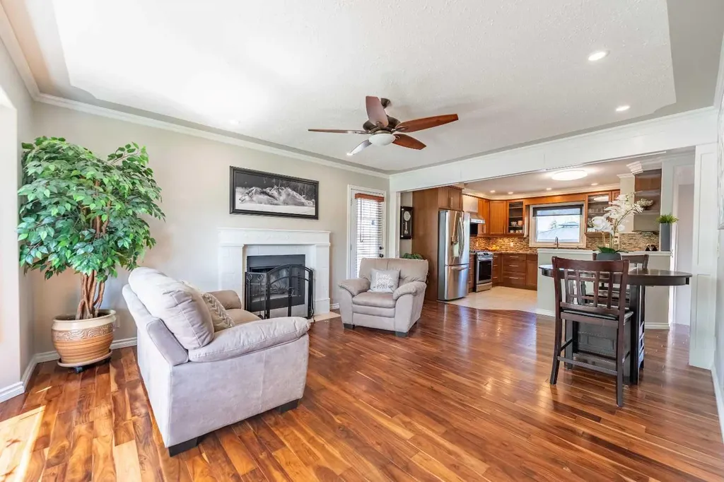 248 Templevale Road NE Calgary AB T1Y 4W3
