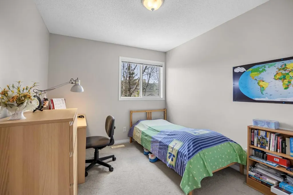 33 Country Hills Cove NW Calgary AB T3K 5G7