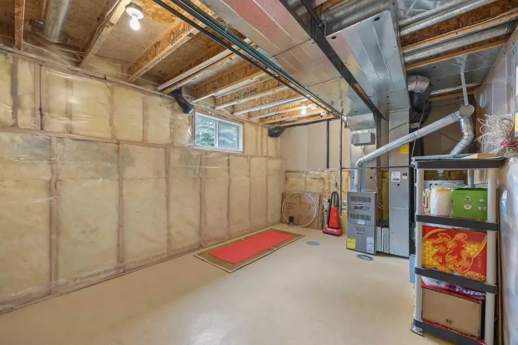 33 Country Hills Cove NW Calgary AB T3K 5G7