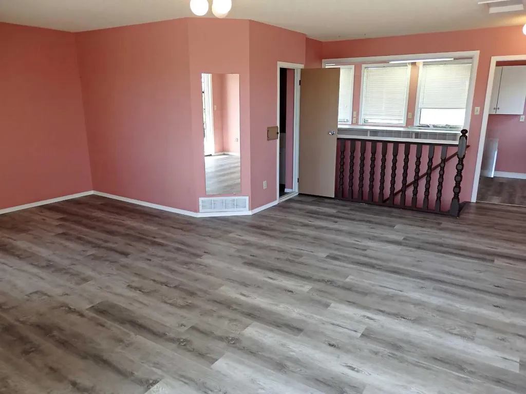 5402 50 Avenue Vermilion AB T9X 1V2