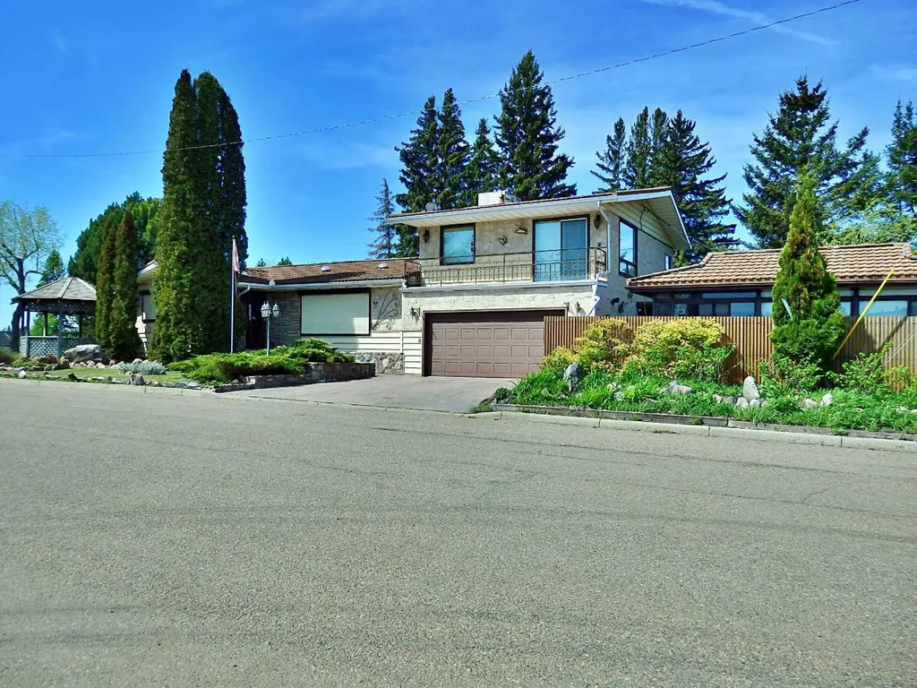 5402 50 Avenue Vermilion AB T9X 1V2