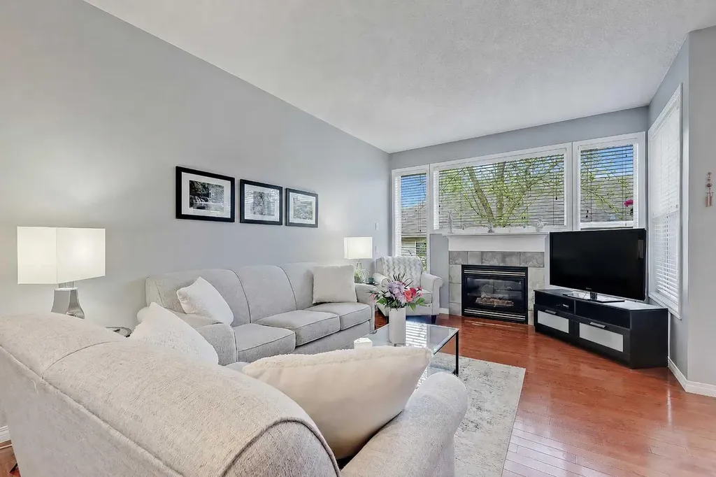 48 Promenade Way SE Calgary AB T2Z 3R4