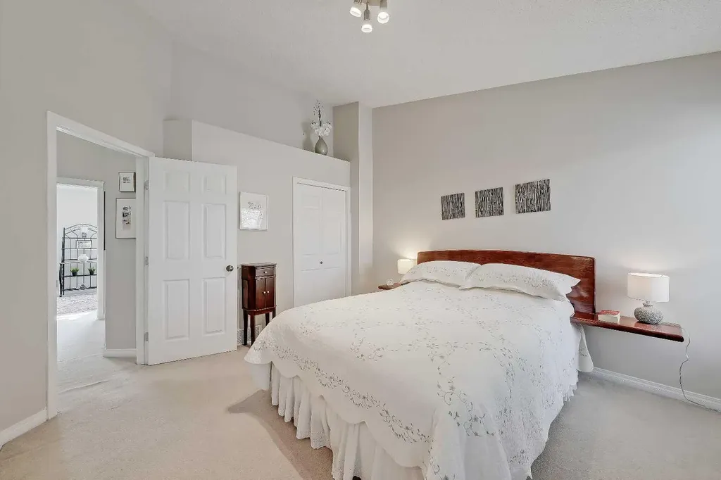 48 Promenade Way SE Calgary AB T2Z 3R4