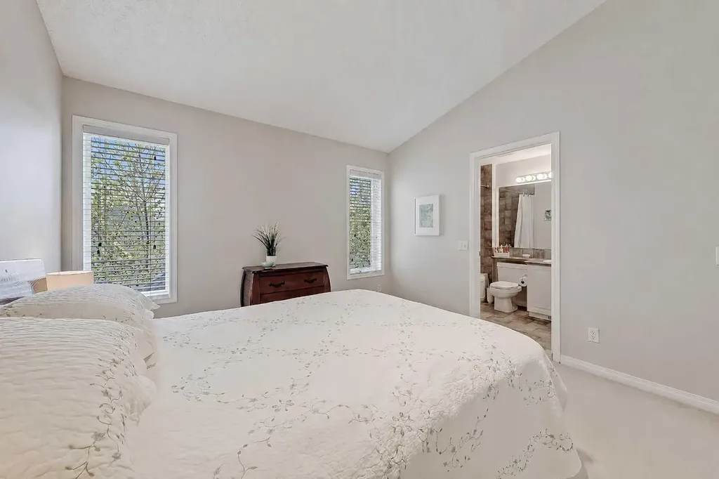 48 Promenade Way SE Calgary AB T2Z 3R4